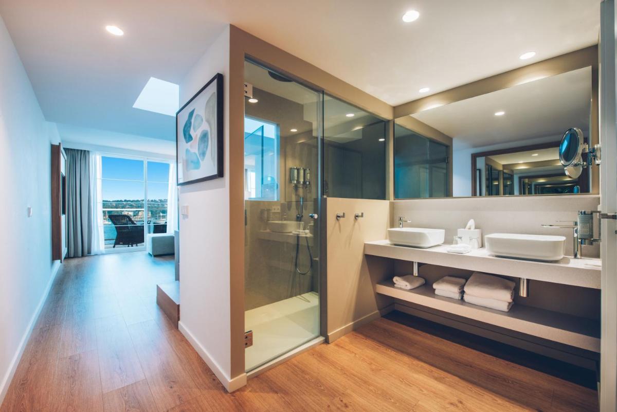 Un baño de Iberostar Selection Jardín del Sol Suites - Adults Only
