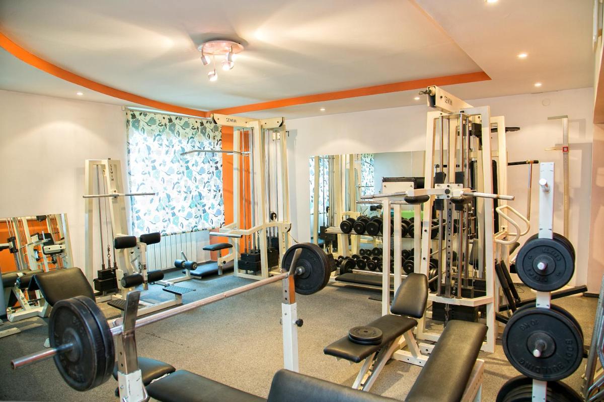 Hotel Monttis - Housity