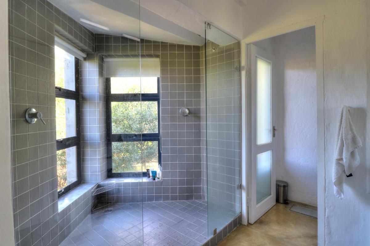 Modern Home In Riebeek West - Housity