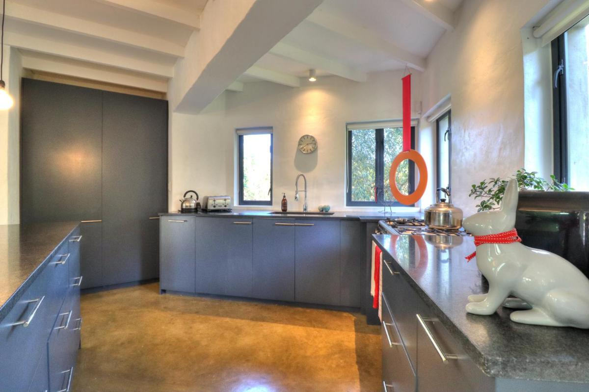 Suitetrails - Modern Home In Riebeek West