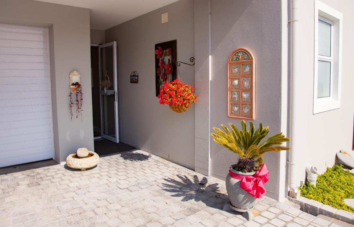 21 ON BAKOOND - Housity