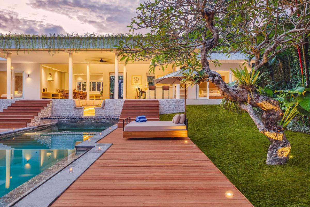 Reina - NEW 3 BDR Luxury  huge garden - Housity