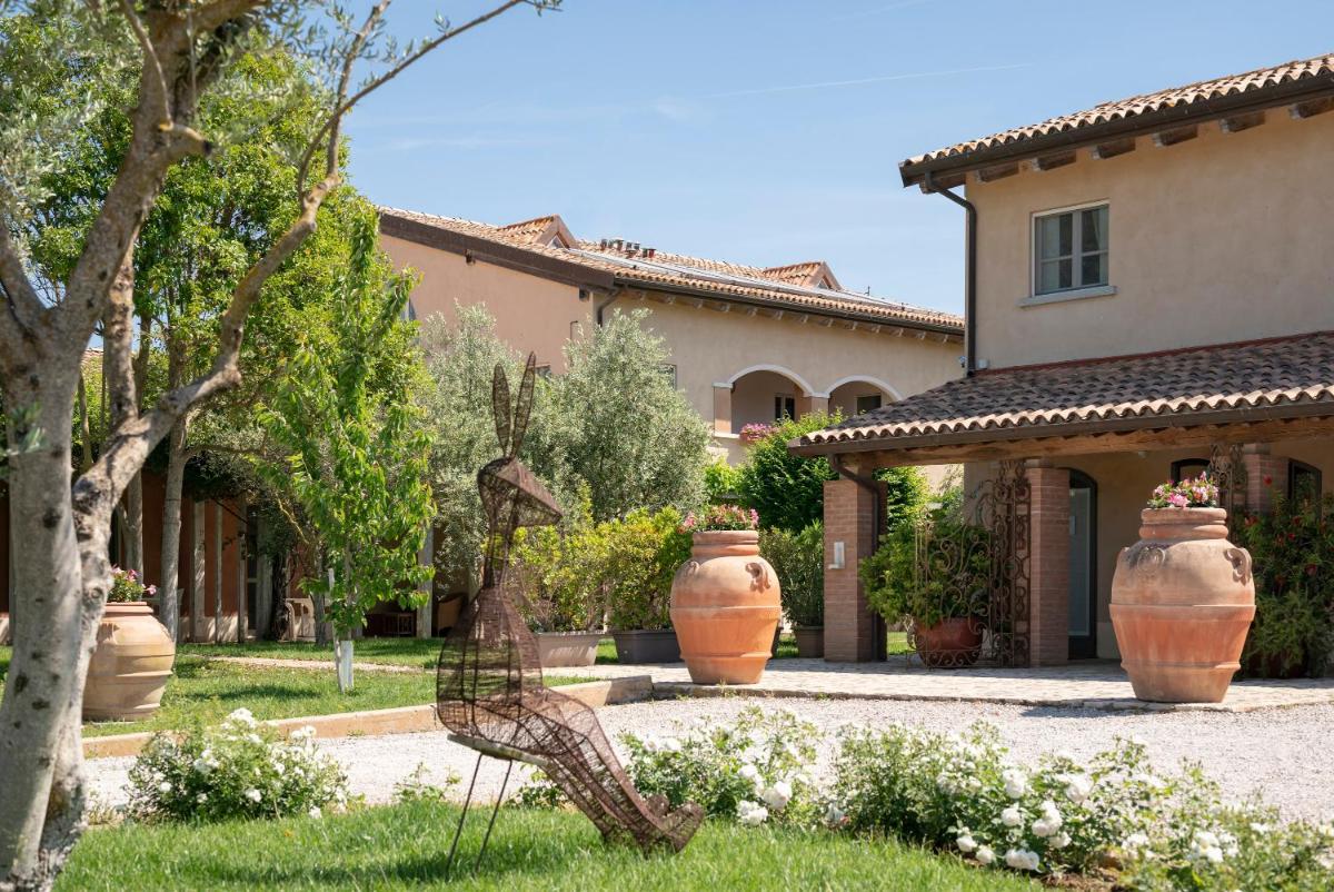 Guadalupe Tuscany Resort - Housity