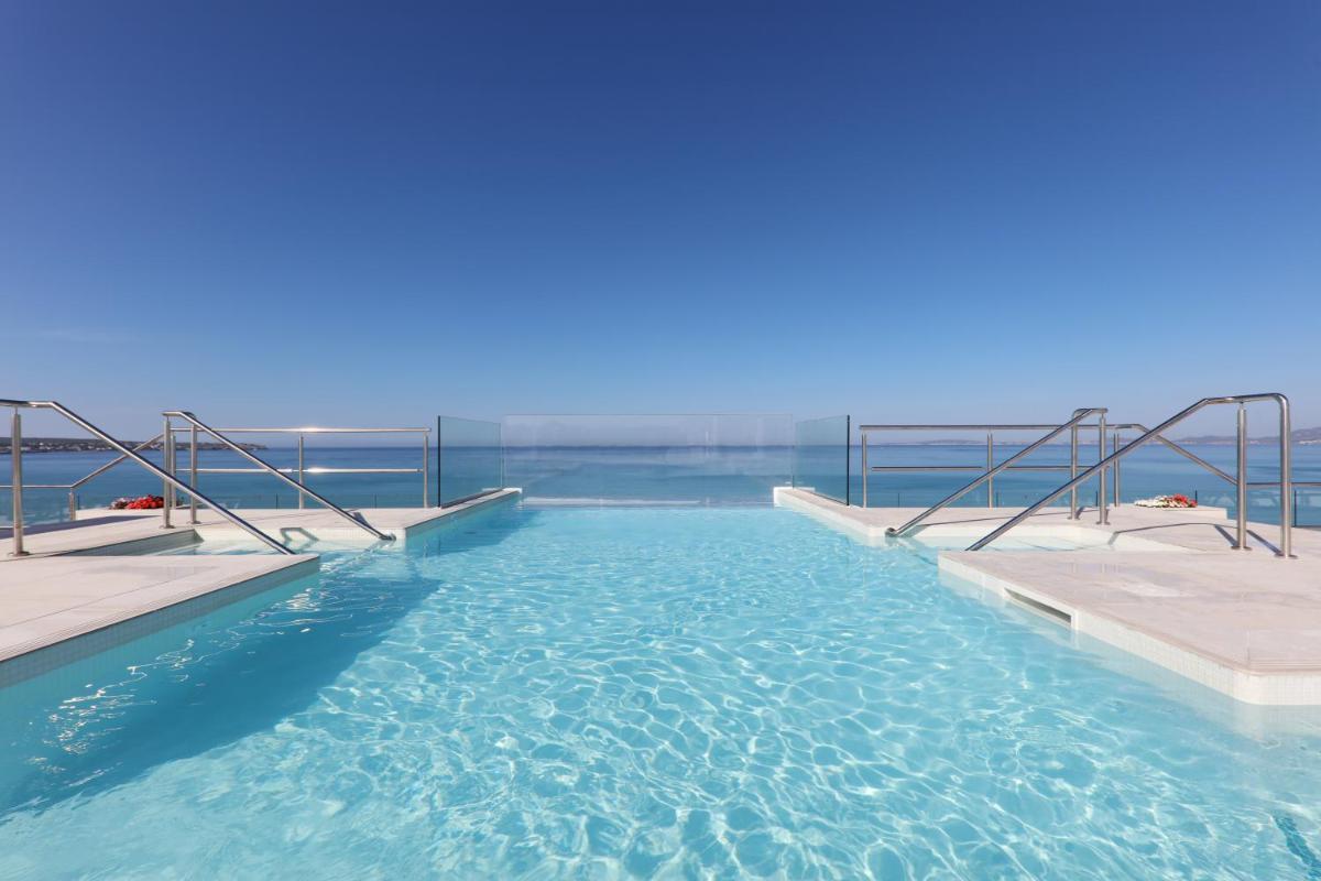 Piscina en o cerca de Iberostar Waves Bahía de Palma - Adults Only