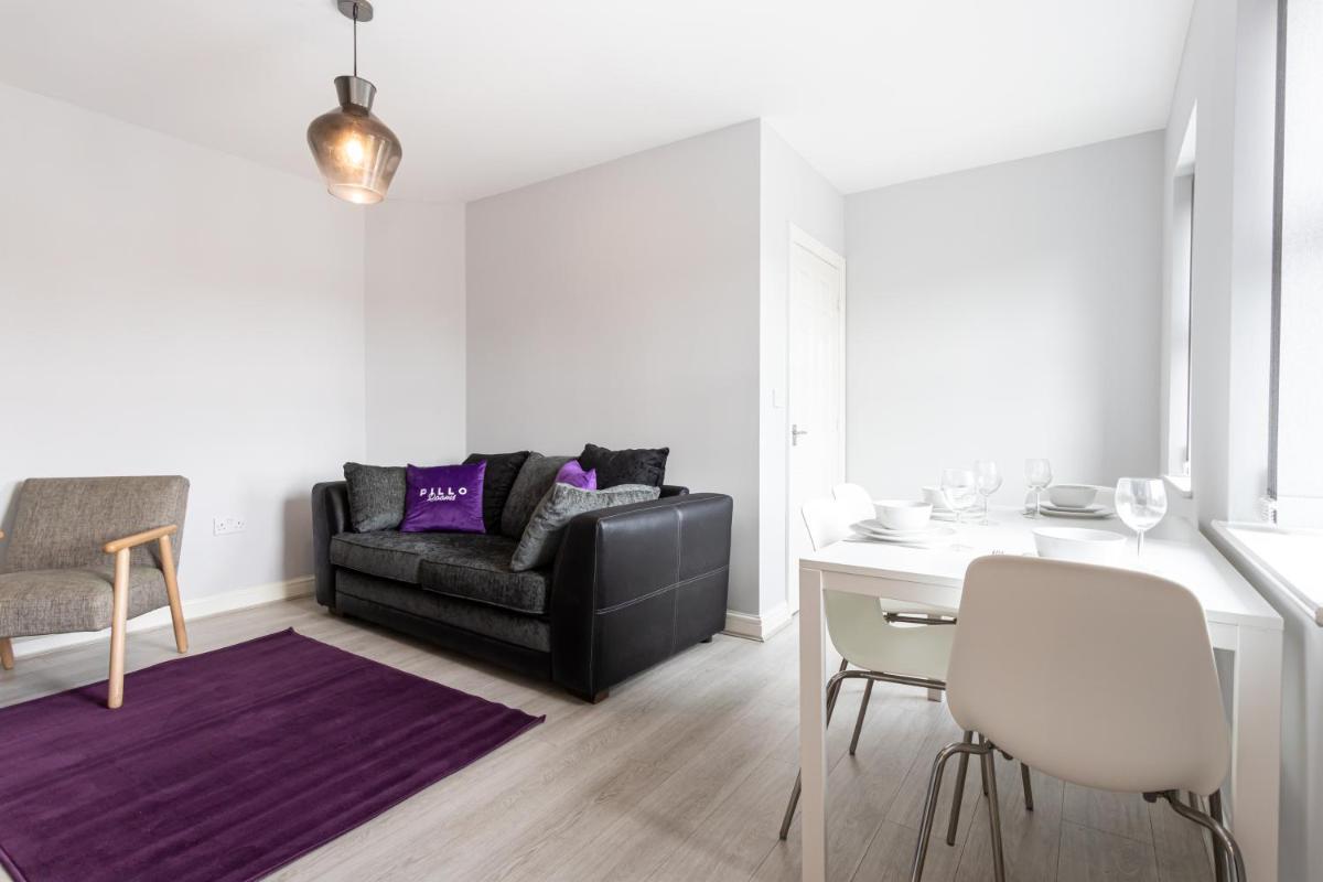 Pillo Rooms Serviced Apartments - Trafford - Housity