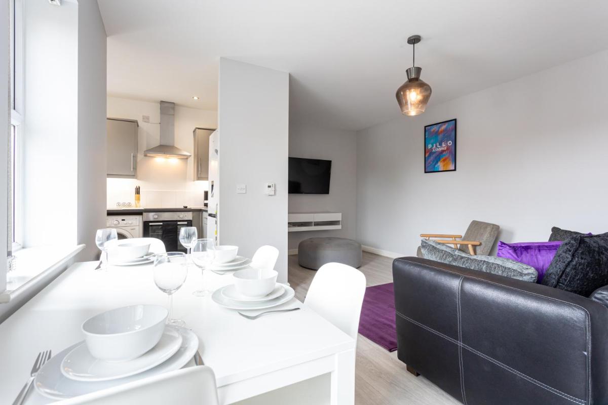 Pillo Rooms Serviced Apartments - Trafford - Housity
