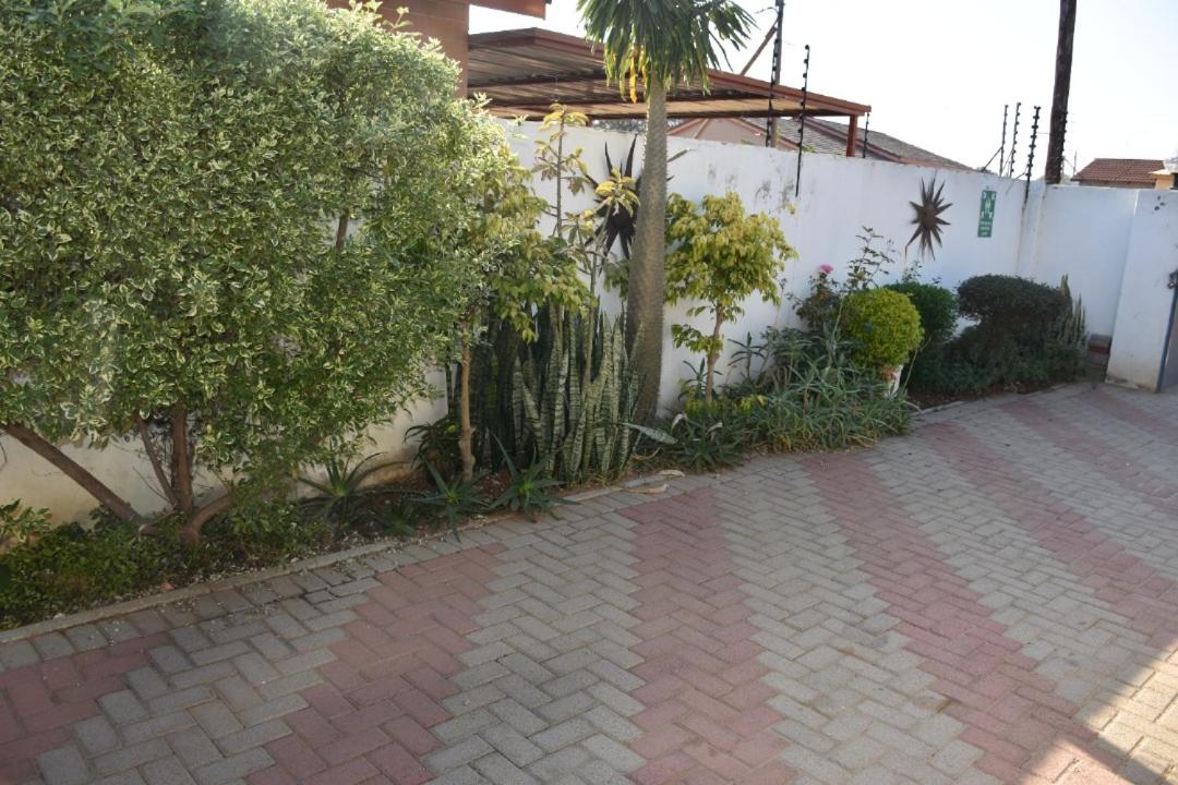 Luxlusive guest house - Housity