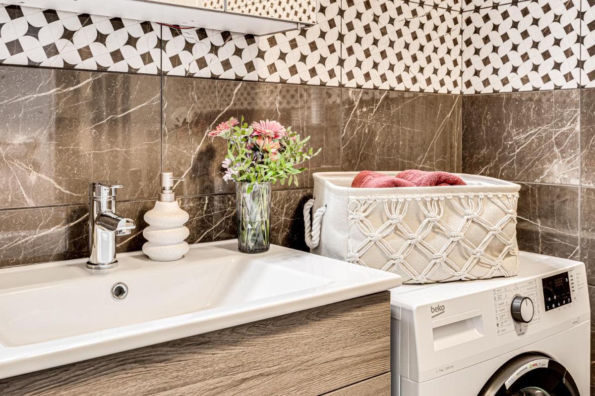 ARI Brownie Apartment - Luxurious Stay - Housity