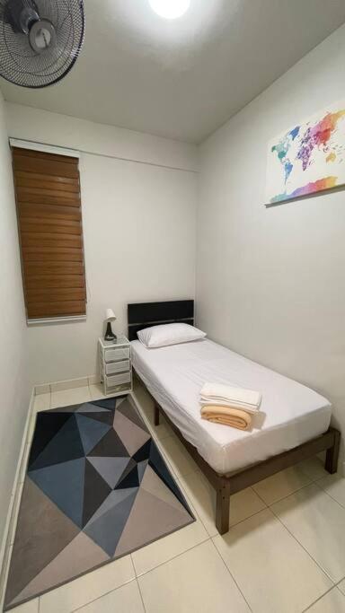 Suitetrails - Lovely 3-Bedroom Apartment at Centre of Melaka