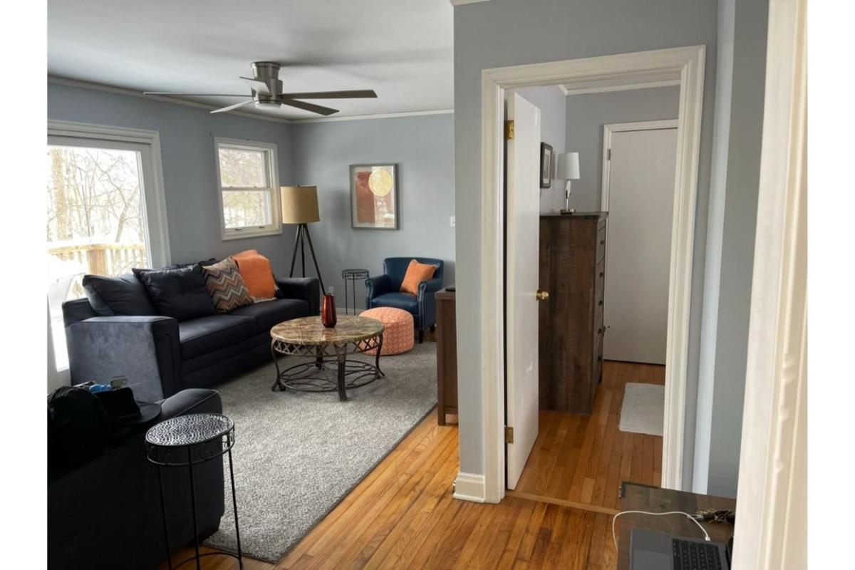 Blue Sunsets Cozy Retreat - Housity