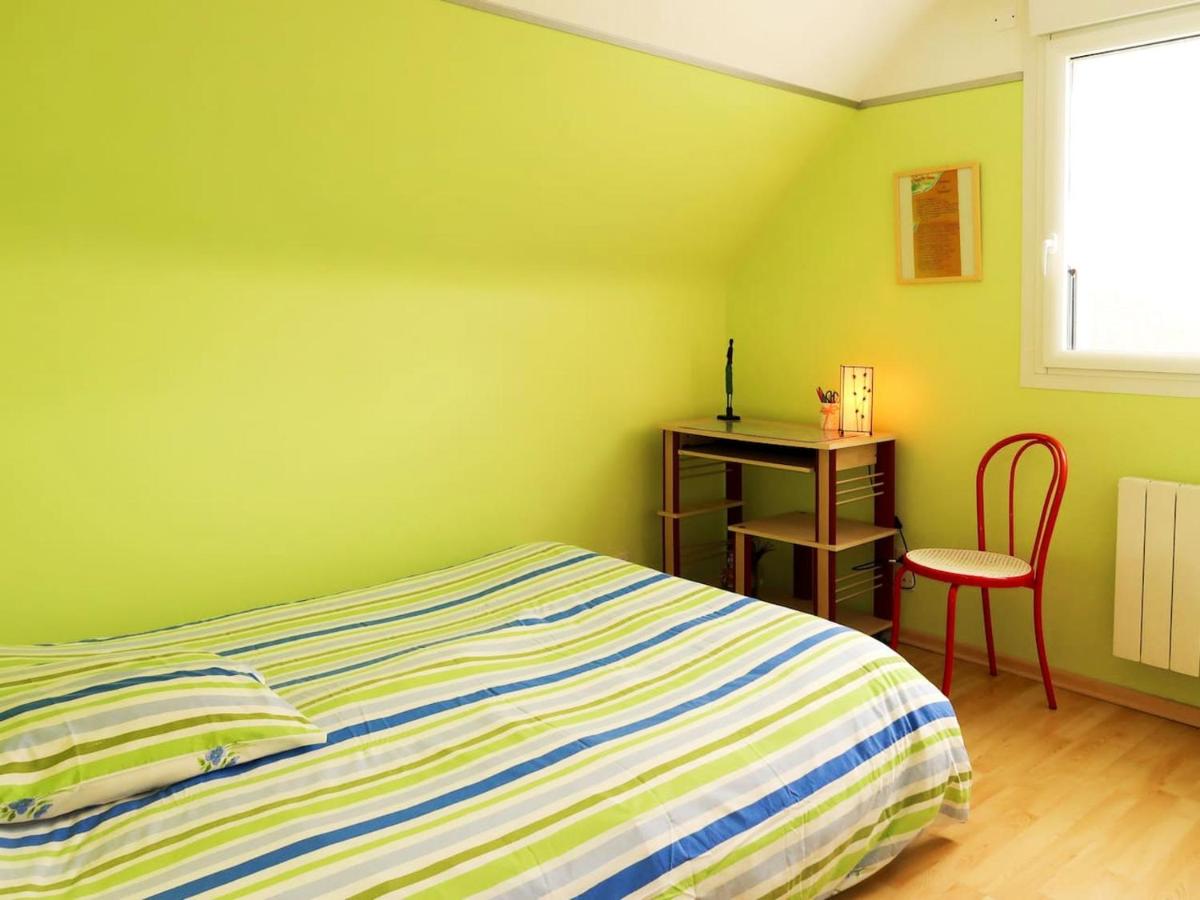 Maison charmante a Pedernec avec jardin spacieux - Housity