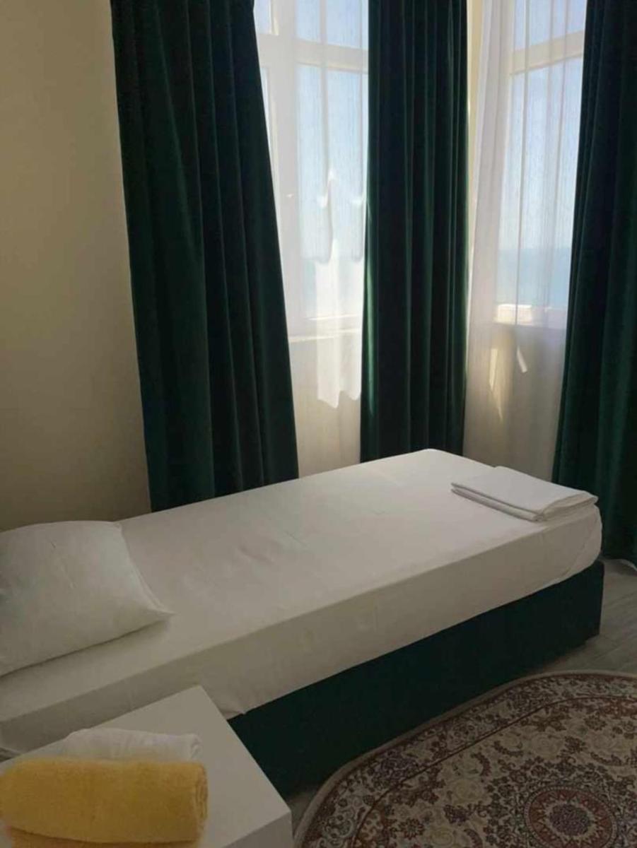 Rusel Hotel - Housity