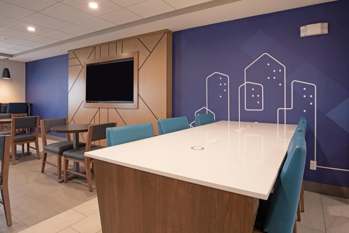 Holiday Inn Express Hotel & Suites Grand Junction, an IHG Hotel - Housity