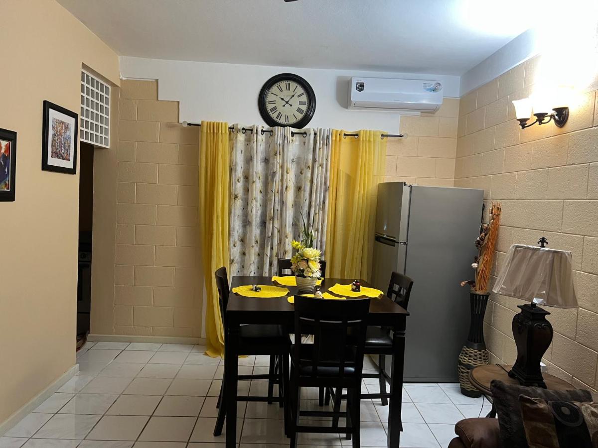 Lovely Modern 1Bedroom overlooking Carribean Sea. - Hizvo