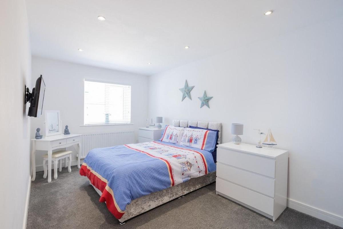 Cleethorpes Holiday Home SLEEPS 6 - Housity