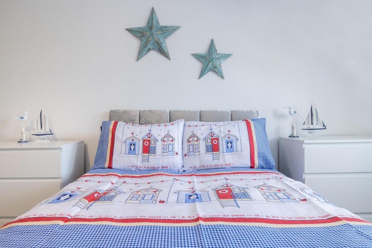Cleethorpes Holiday Home SLEEPS 6 - Housity