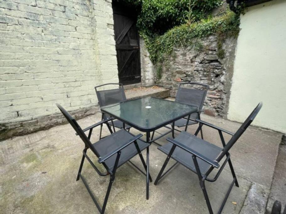 Acushla House - Housity