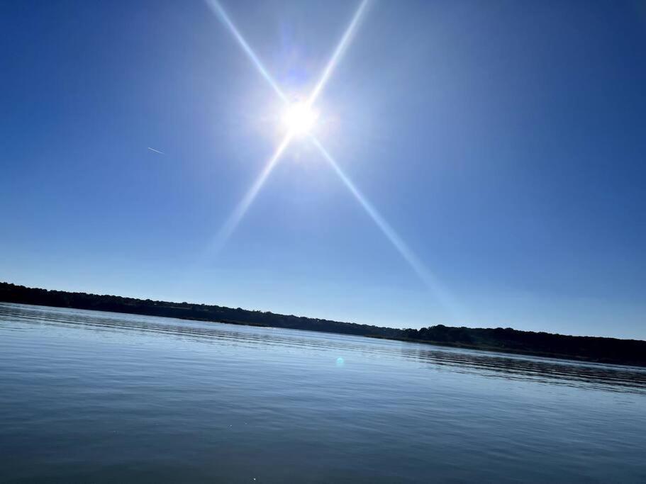 Welcome to The Country Lake - Housity