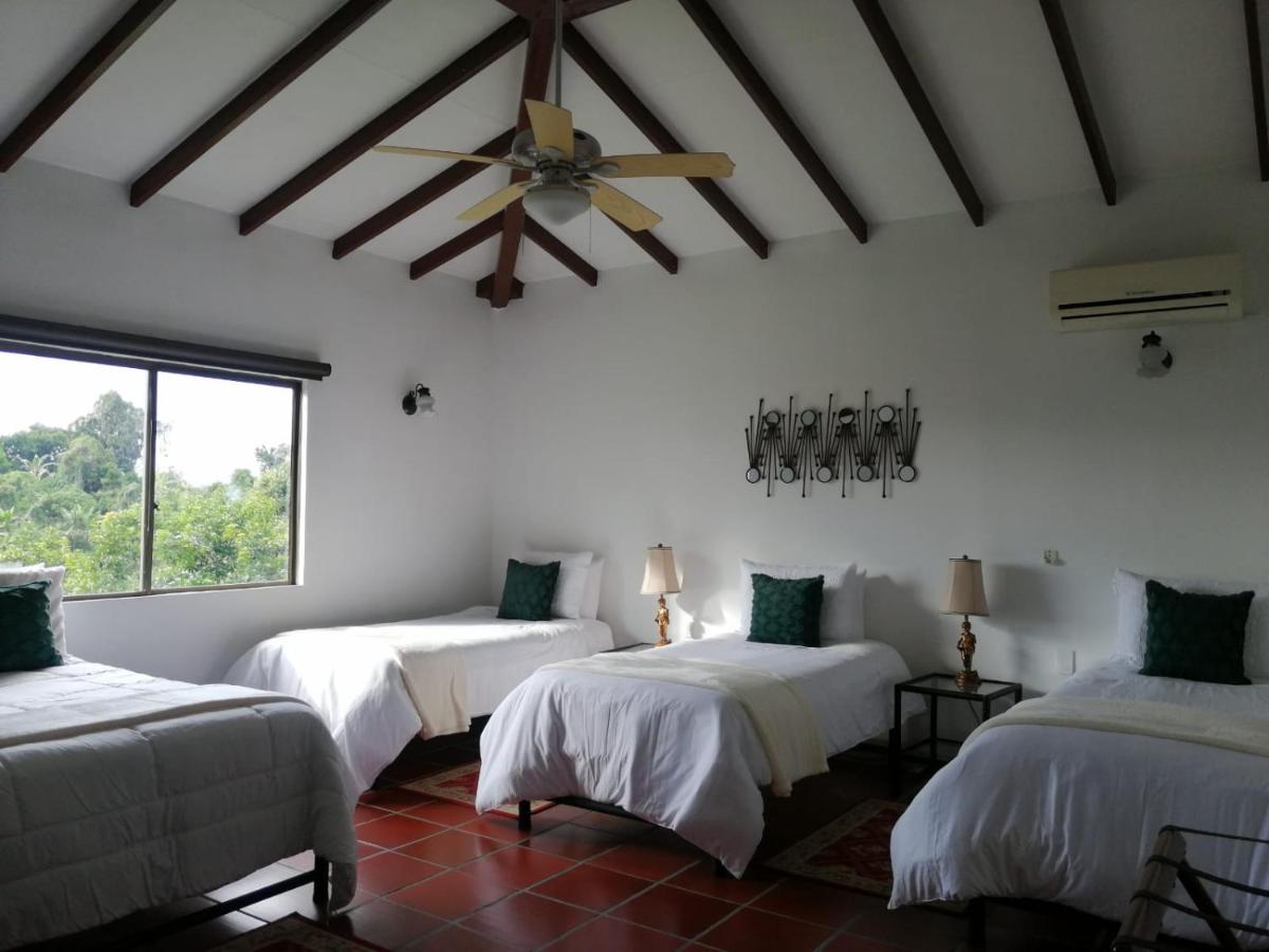 PRAGA HOTEL CAMPESTRE - Housity