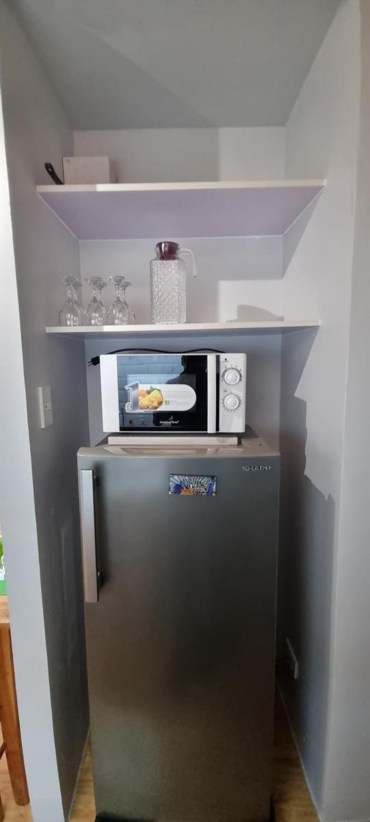 Mikaela's Crib- 1 Bedroom flat @ Arezzo Place Condominium - Housity