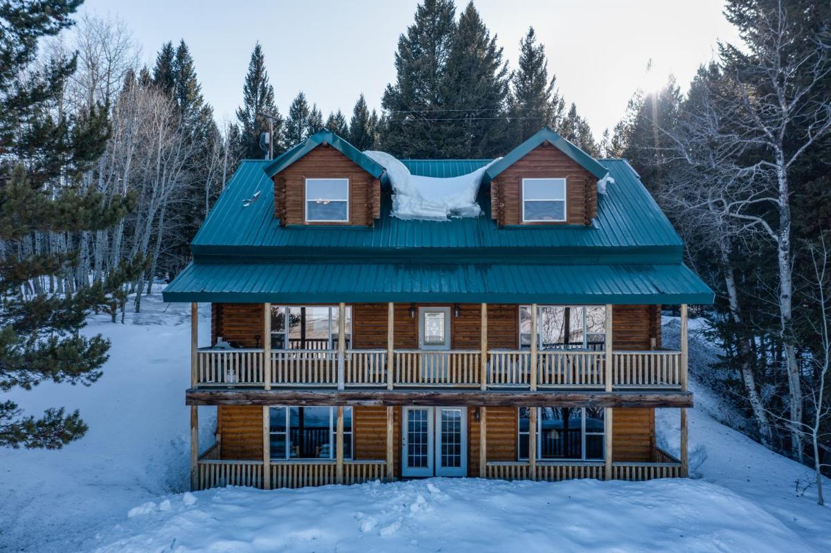Balsam Hill Lodge by KABINO - Housity