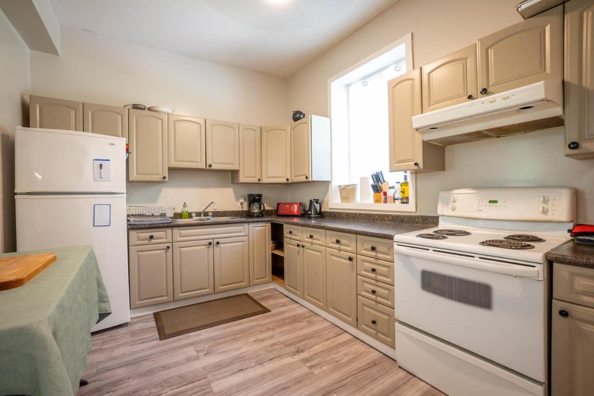 Private Countryside Resort w/ 3 Homes - Sleeps 30 - Housity