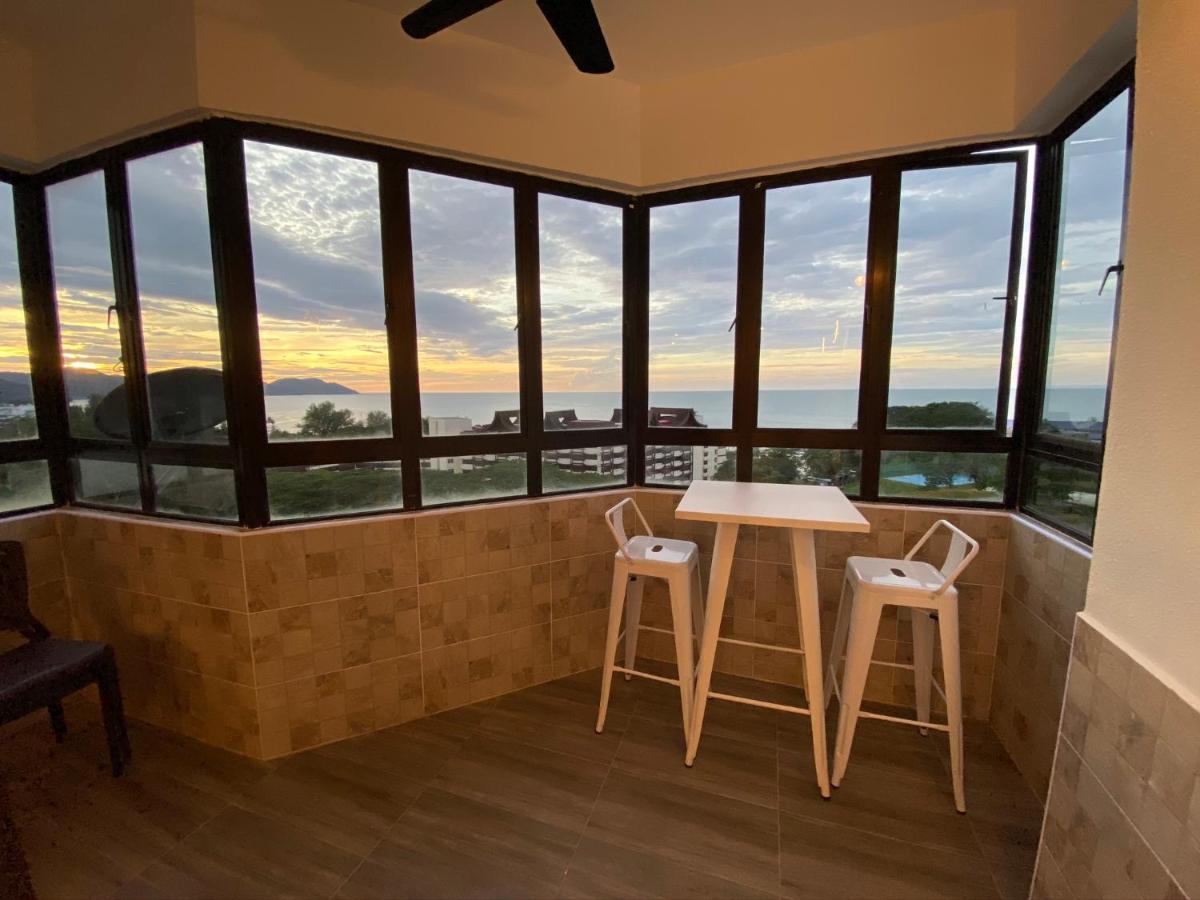 Suitetrails - The View Feringghi Executive Apartment