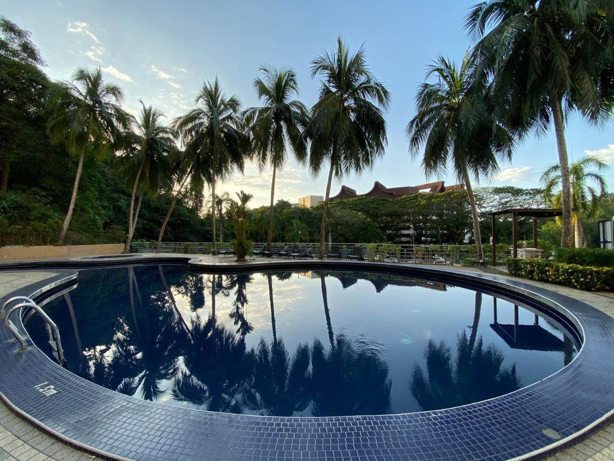 Suitetrails - The View Feringghi Executive Apartment