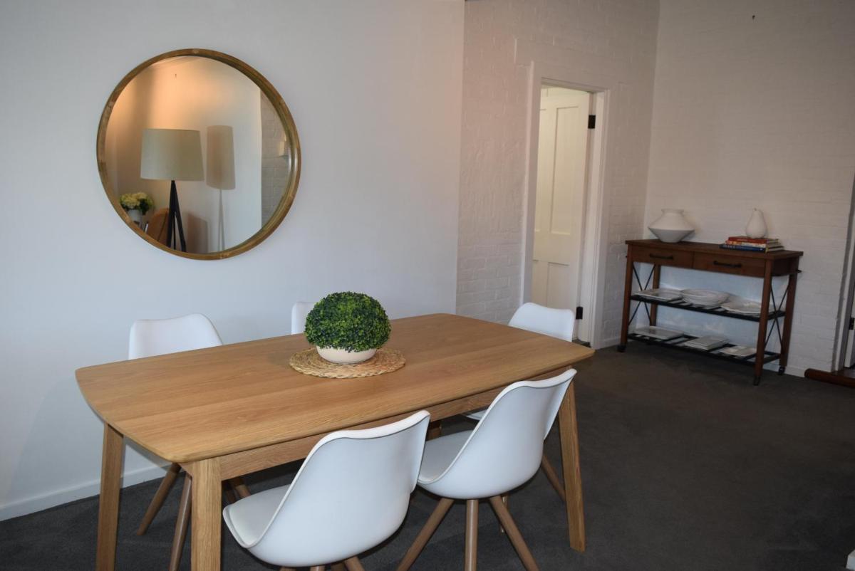 Fitzroy House - Federation charm near town centre - Housity