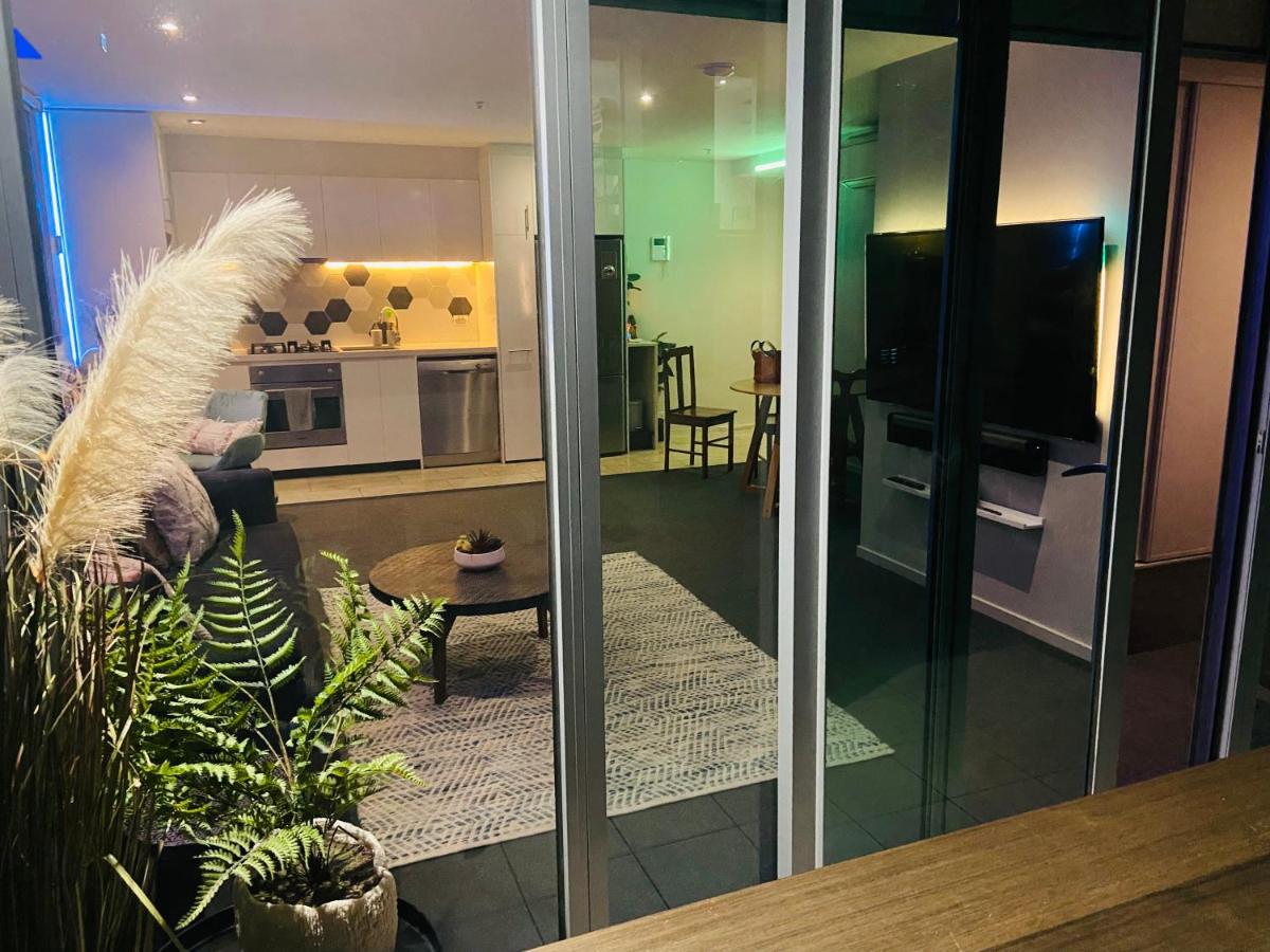La Sky Boutique Apartment - Pool, Spa & Sauna - Housity