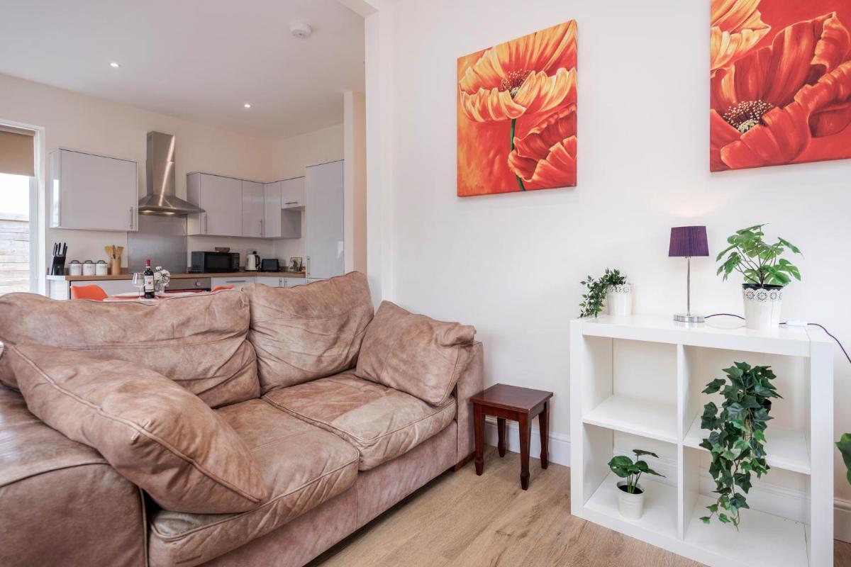 Modern Elegant Luxury 1 bed flat Free parking - Housity