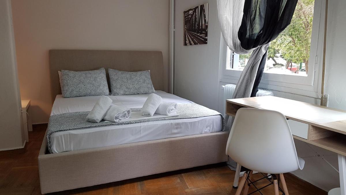 Suitetrails - Mango Apartment - Athens Center, 3 BD, 1 BATH