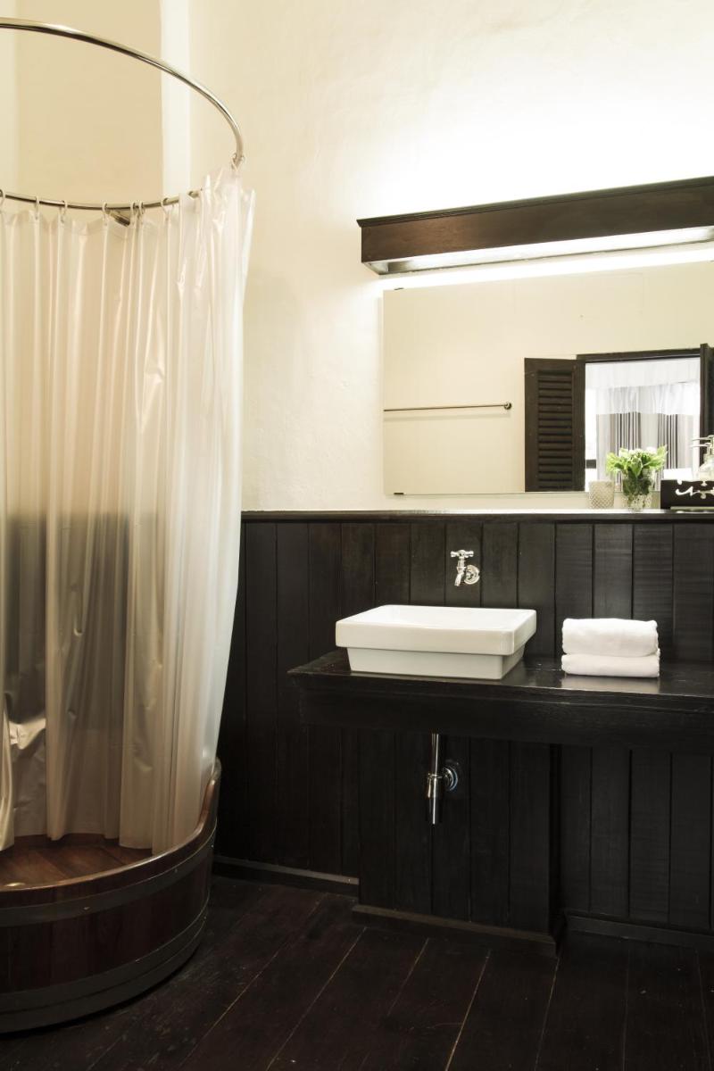 Baan Luang Rajamaitri Historic Inn - Housity