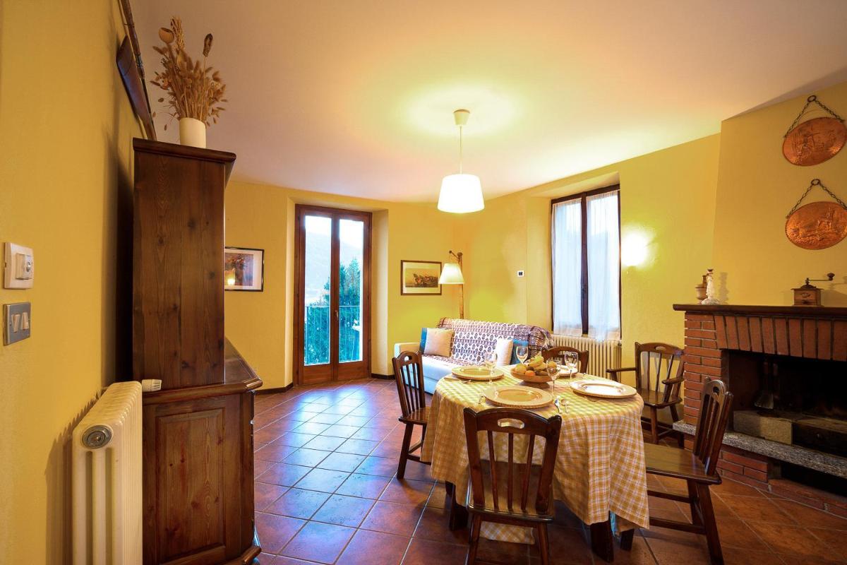 Riva di Pianello Balkon-Ferienwohnung am See (EG) - Housity