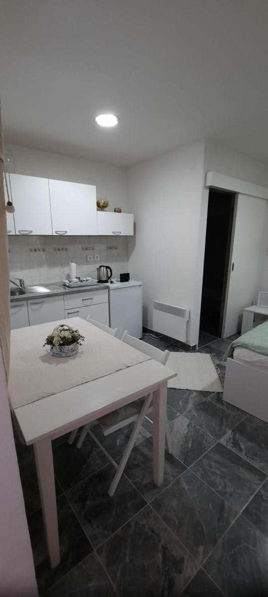 Studio apartman Centar - Housity