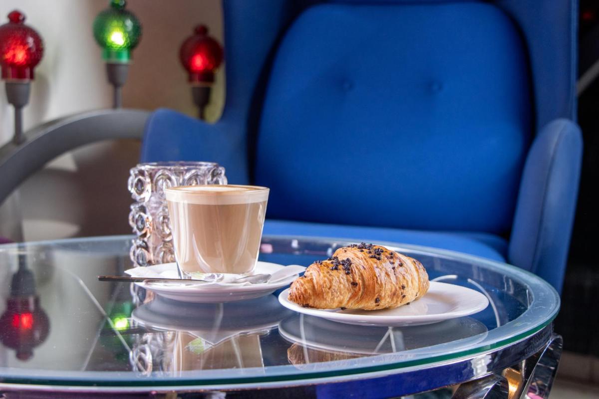 Tivoli Hotel - Housity