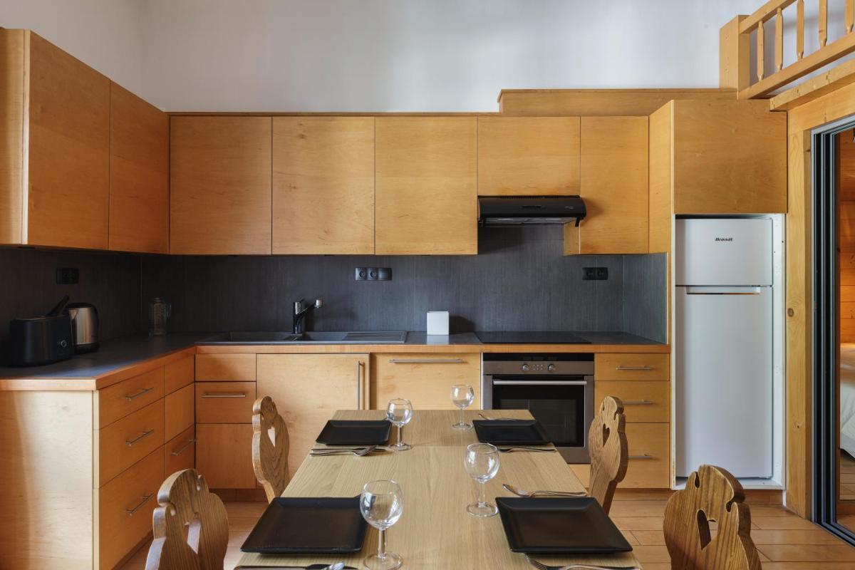 Central Majestic Apartment Near Skiing - Happy Rentals - Housity