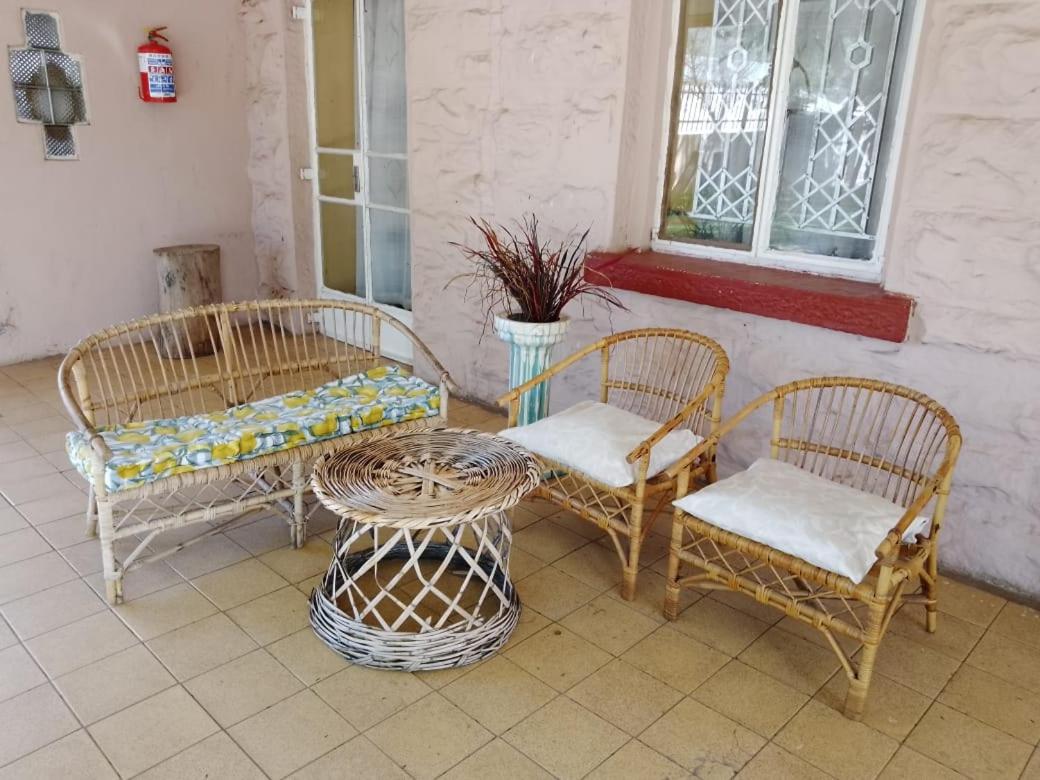 BD and C Bed & Breakfast - Housity