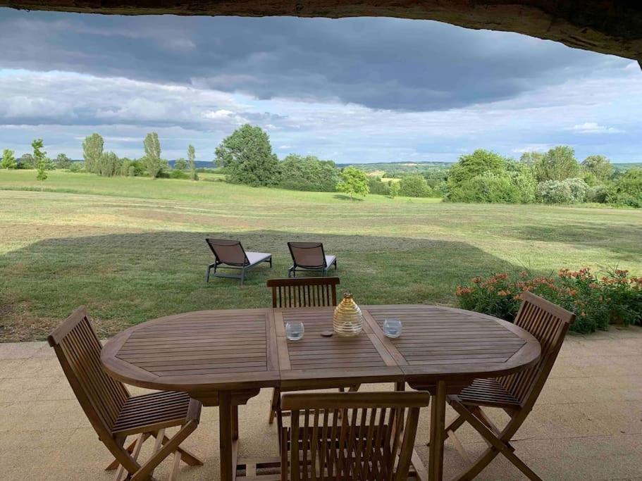 Maison 3 chambres, piscine, 2 hectares de jardin - Housity