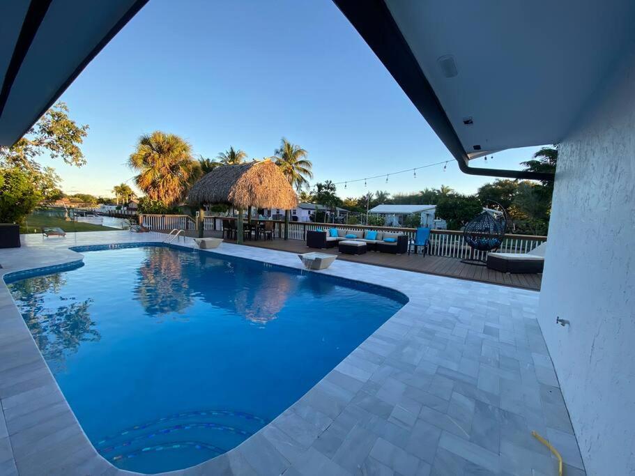 Waterfront Fort Lauderdale House with Heated-pool - Housity