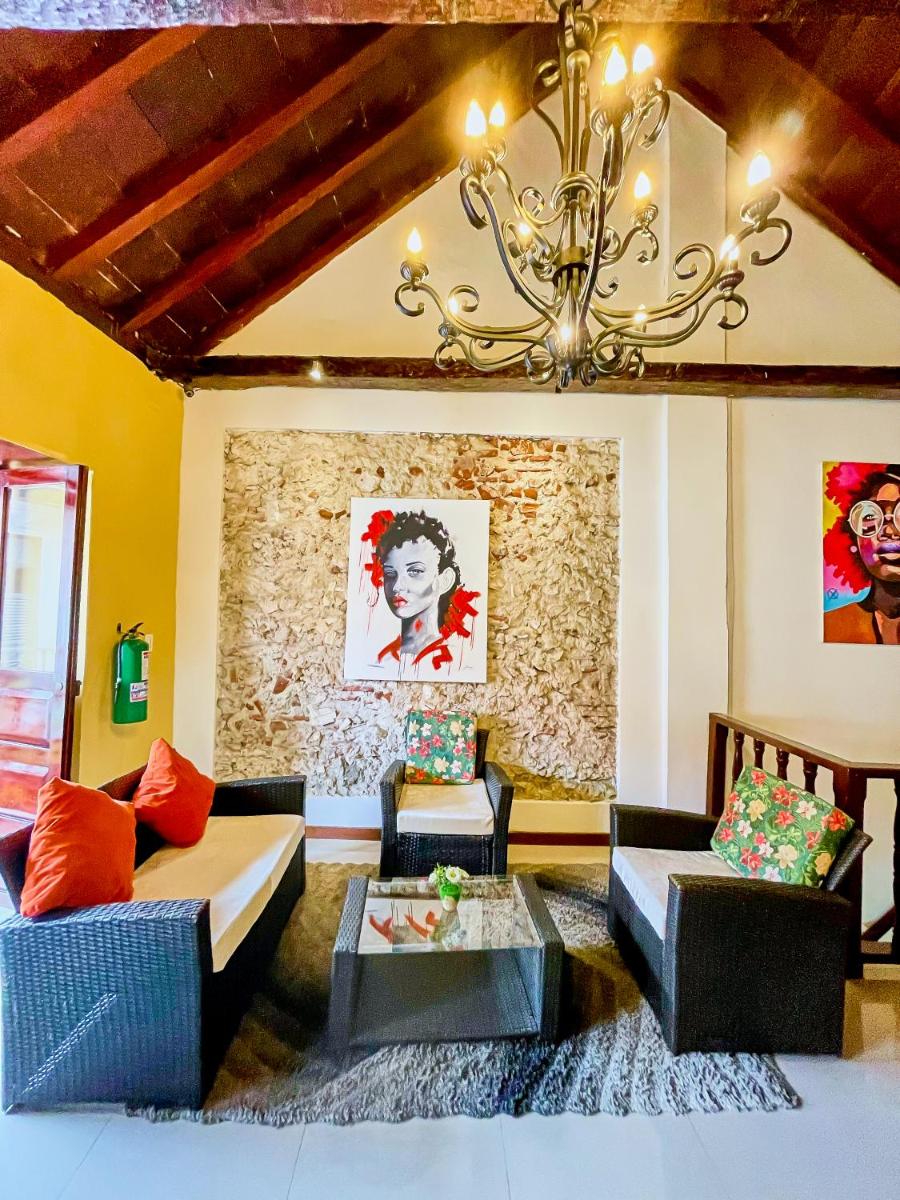 Art Gallery Hotel - Housity
