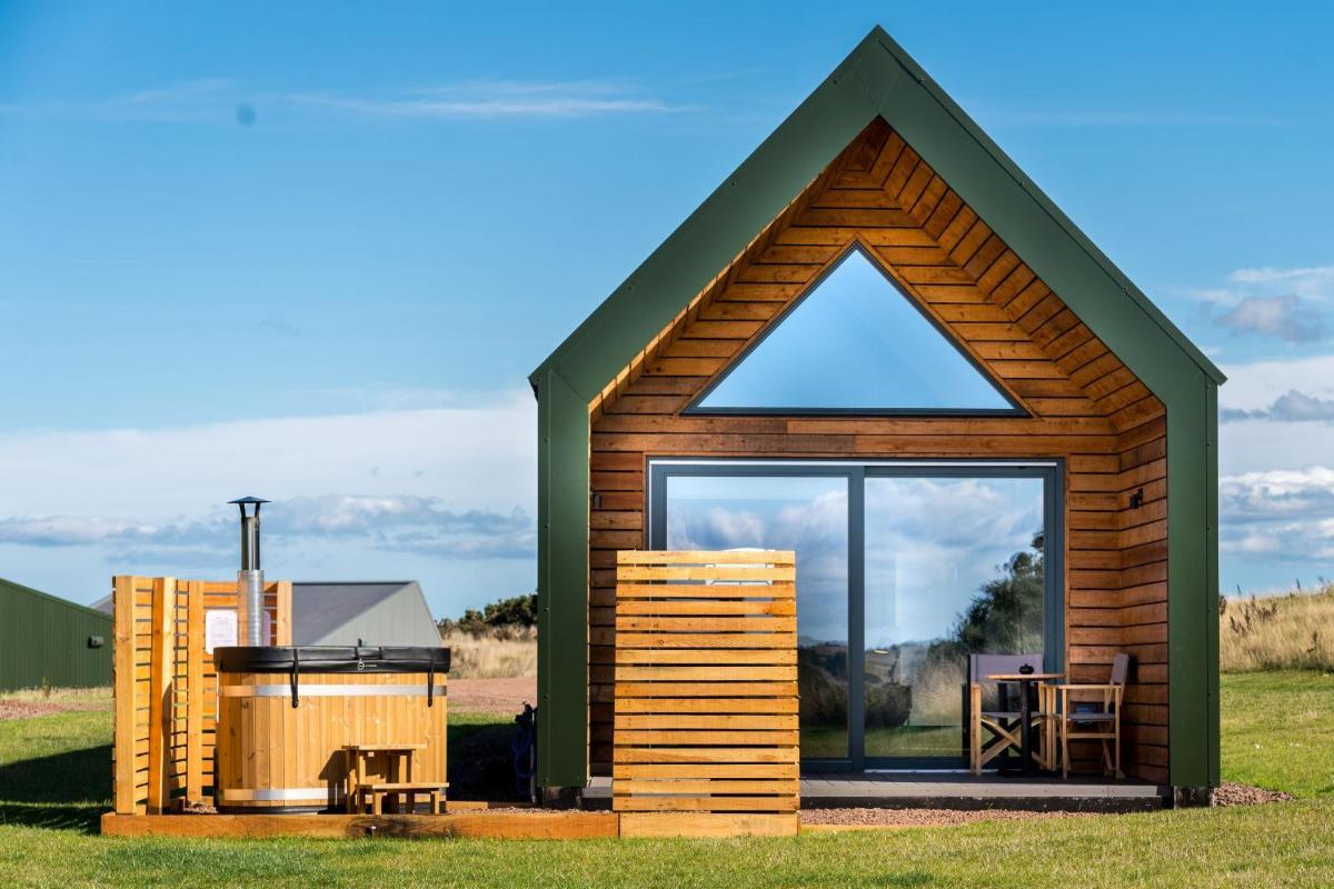 Lodges at Whitekirk Hill some with Hot Tubs - North Berwick - Housity