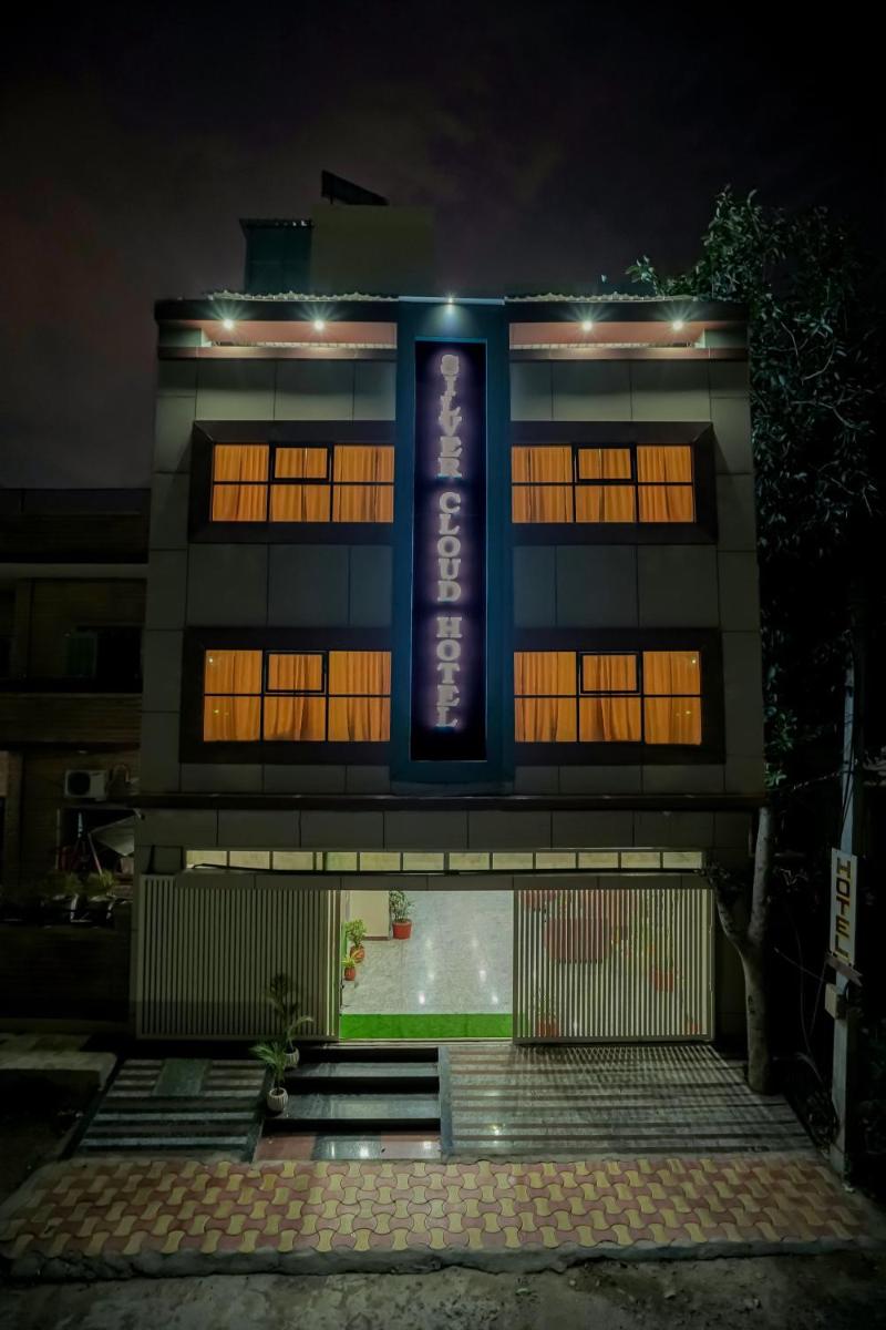 Hotel Silver Cloud - Housity