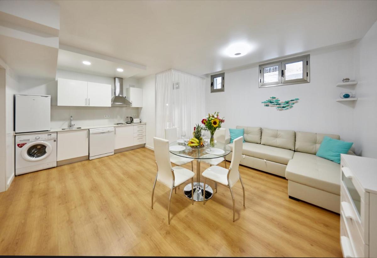 Una cocina o zona de cocina en Apart-hotel Happy Life