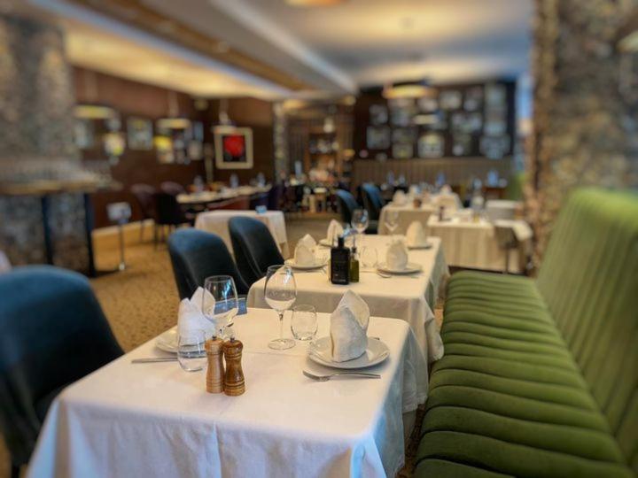 Suitetrails - Park Hotel Izida