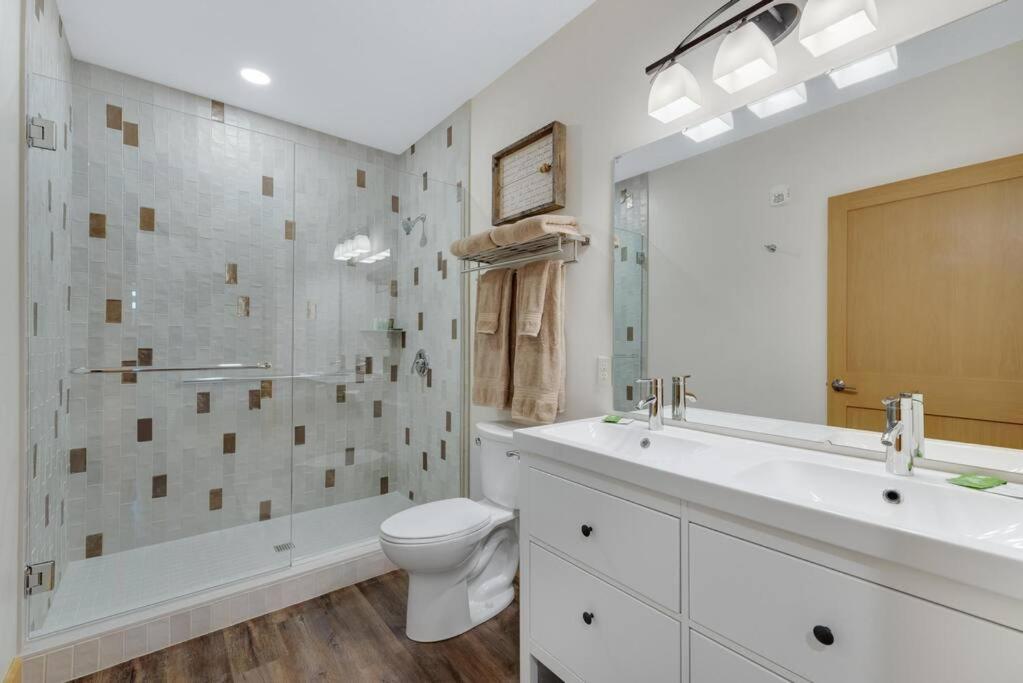 Maple Suite - Main Street Lodge in Berlin - Housity