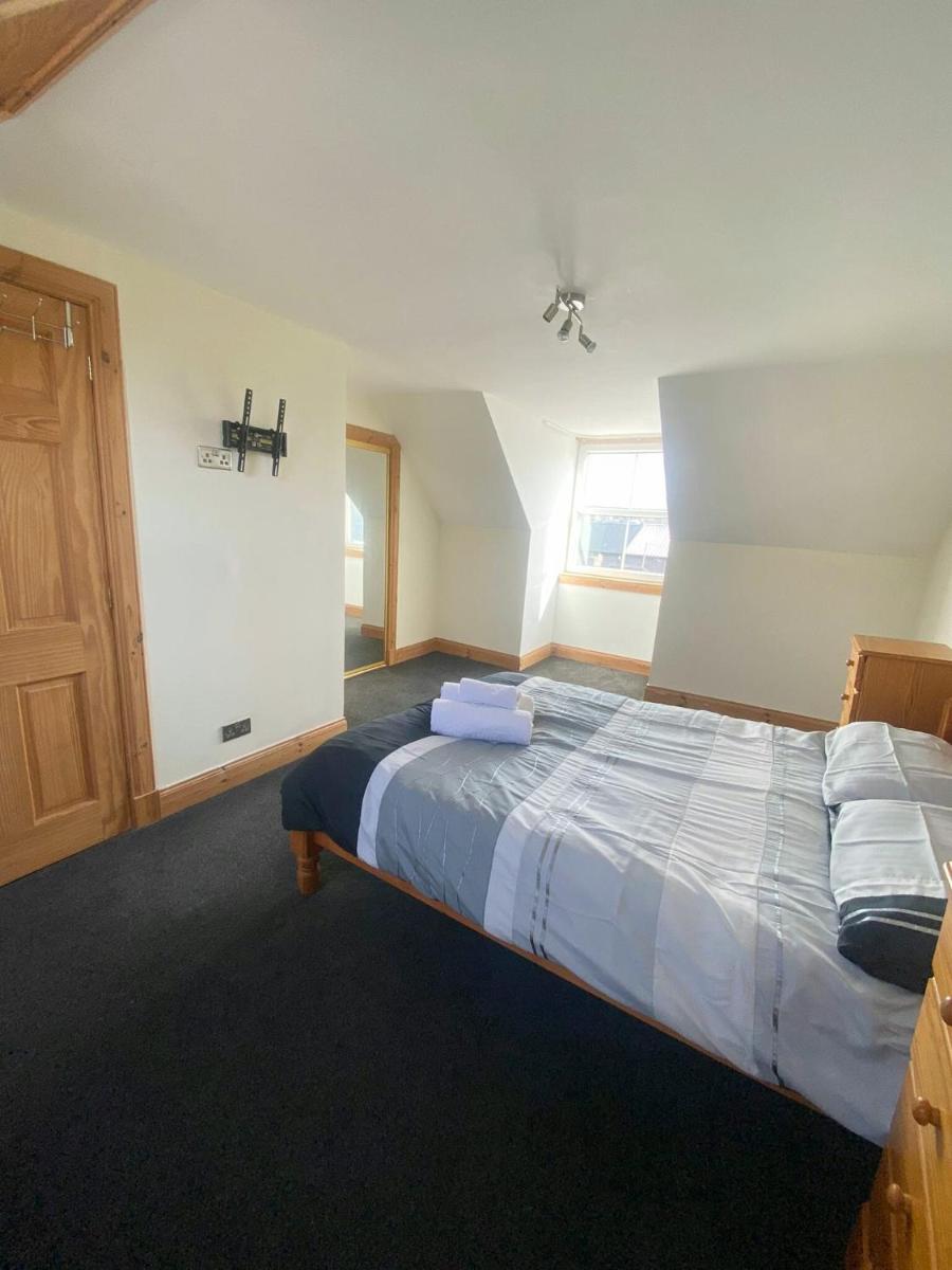Highland Holiday Lets - 2 Bed House, Thurso, NC500, Ideal Location - Housity