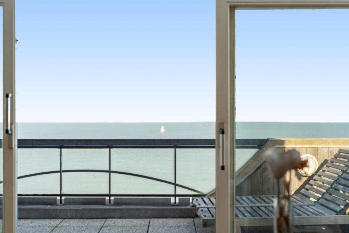 Penthouse app met imposant & eindeloos zeezicht - Housity