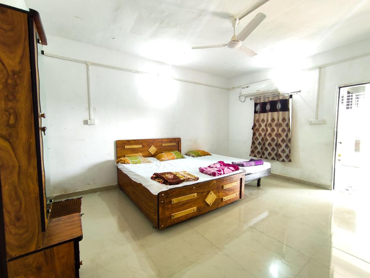 V J Farmstay - Housity