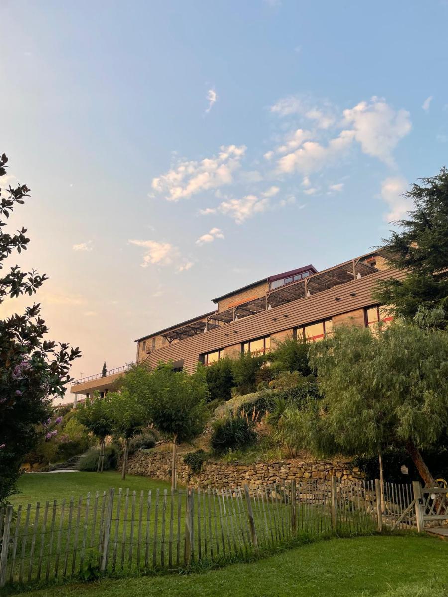 Jardin de l'établissement Domaine Riberach - Hotel 4 - Restaurant gastronomique - Spa - Piscine - Vignoble